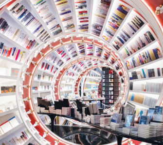 ही प्रयाेगशाळा नव्हे, तर ‘बुकशाॅप’ आहे